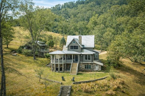 Welcome to Whisper Mountain Lodge!