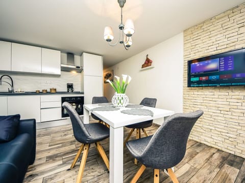 Water, Sky, Swimming Pool, Plant, Blue, Rectangle, Tree, Shade, Outdoor Furniture, Umbrella