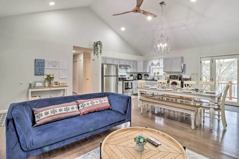 East Stroudsburg Vacation Rental | 3BR | 3BA | 2,316 Sq Ft | Stairs Required