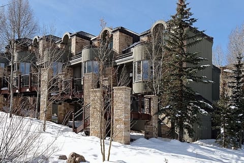 Stylish recent renovation 