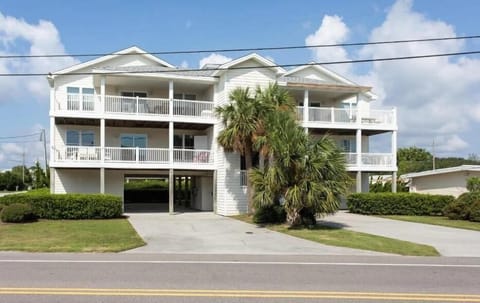 Sea La Vie small community