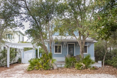 Magnolia Cottage by the Sea - Paradise by the Pool
