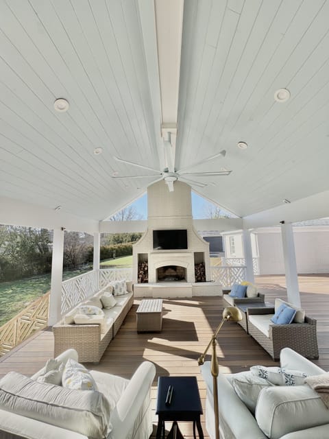 Huge Covered Porch 