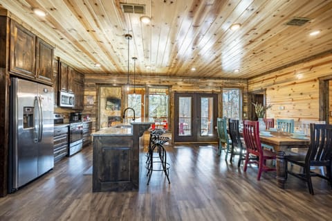 We have indoor dining seating for 11, plus seating for 8 on the back deck.