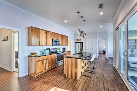 Kitchen | Cooking Basics | Coffee Maker | Trash Bags Provided