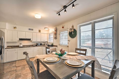 Kitchen | Dishwasher | Dining Table