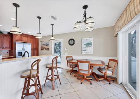 Tropical Odyssey by FVC - Kitchen and Dining Room