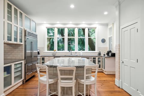 Kitchen/ 3 Bar Stools (1 Extra in Pantry)/ Large Walk in Food Pantry