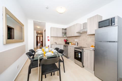 Kitchen and dinner area