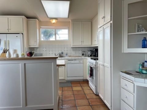 3 Bedroom Downtown Pismo Beach Vacation Rental House Sleeps 8