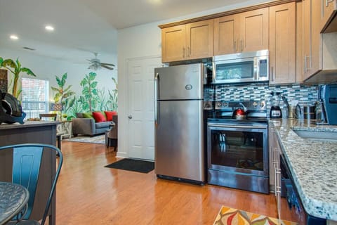 Downstairs Full Kitchen-Guest House