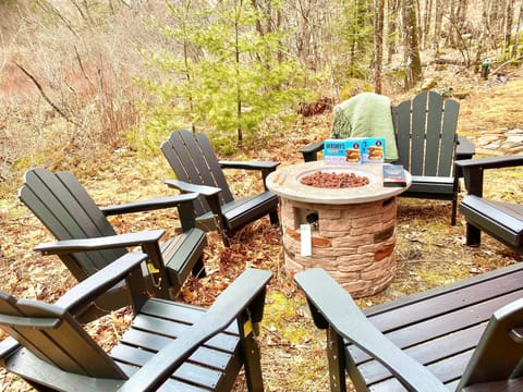 Fire pit and complimentary s'mores kits!