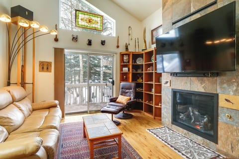 Frisco Vacation Rental | 3BR | 2BA | Stairs Required for Access | 2,600 Sq Ft