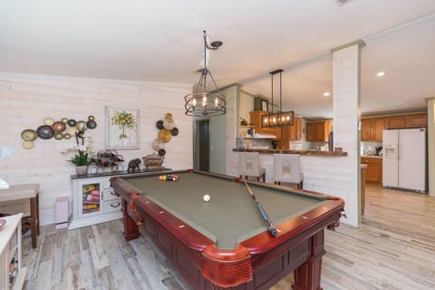 Pool table 