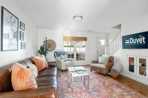 Old Village Getaway | 5 Minute Drive To The Beach