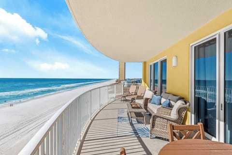 Beachfront views from your HUGE private balcony with unobstructed views on 6th floor West end unit. Five-star stay trusted by families and repeat guests