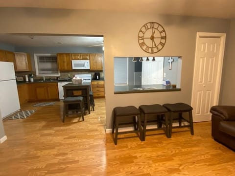 Living Room Looking In Kitchen
