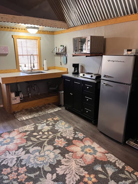 Double burner, large capacity toaster oven, 5 cup coffee pot and 3/4 size fridge