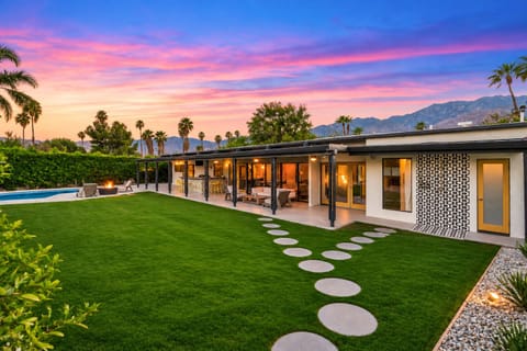 Welcome to your Palm Springs home away from home!