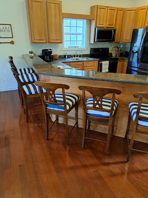Kitchen with seating