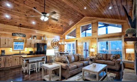 Cozy furnishings for a party of 6