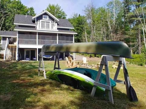 Rental includes 2 kayaks, 1 canoe, lawn games, fire pit on large lawn.