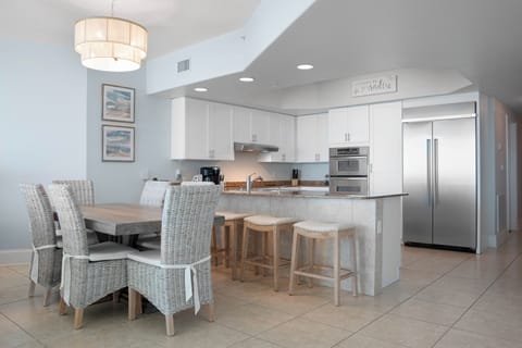 Caribe Resort B1213 Dining