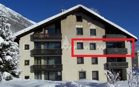 Chesa Calderas / DschemberVia Charels Sur 18