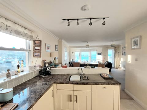 Looking from the kitchen towards the sea.
