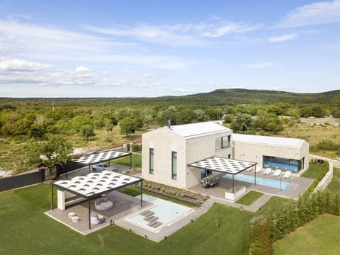 Croatia luxury villa with pool and sauna for rent and vacation Zen Istra