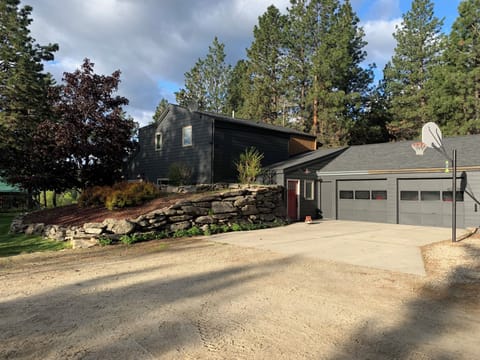 Plenty of parking space.