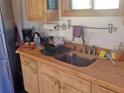 Coffee & Tea Station – Start your mornings right with a dedicated coffee and tea station.