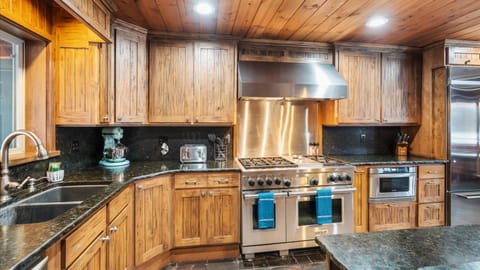 The Cabin at Blanchard Lake (6539)