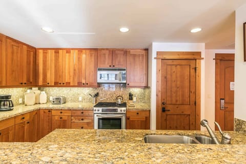 1693844775325-1649-14