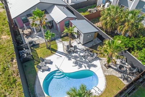 Huge Pool Area with Bathroom, Firepit, and Covered Patio