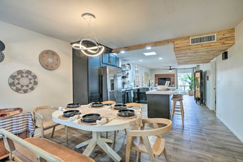 Dining Area | Dishware Provided
