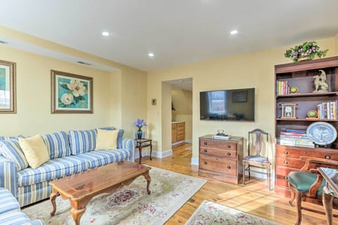 Leesburg Vacation Rental | 2BR | 1BA | 1,000 Sq Ft | Steps Required