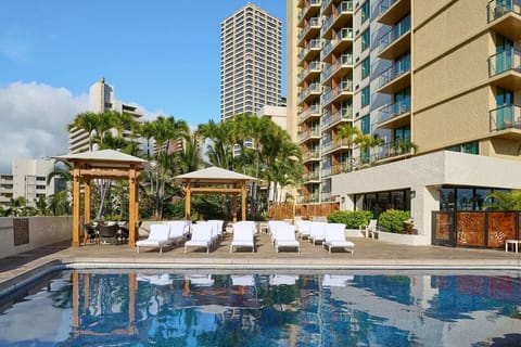 enjoy hotel amenities