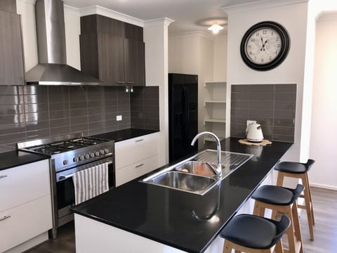 Brand new full kitchen. 900mm Oven, walk in pantry, fridge & dishwasher