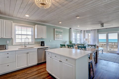 Kitchen/Dining/Family room (North unit)