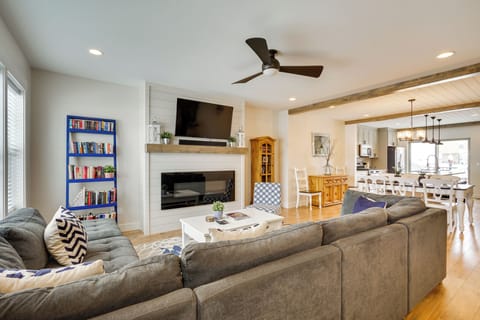 Hideout Vacation Rental | 3BR | 3.5BA | 1,911 Sq Ft | Steps Required
