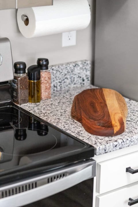 Olive oil, salt, pepper & basic spices are provided. 