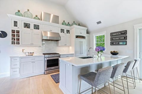 82dea03ecf84ec0b4a4fffd9cfdb2a0b-uncropped_scaled_within_1344_1008