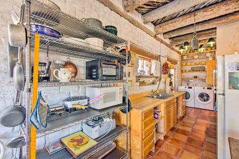 Kitchen | Cooking Basics | Dishware & Flatware | Crockpot | Toaster | Blender