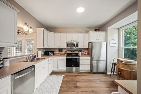 Enjoy a fully equipped kitchen with everything you will need. 