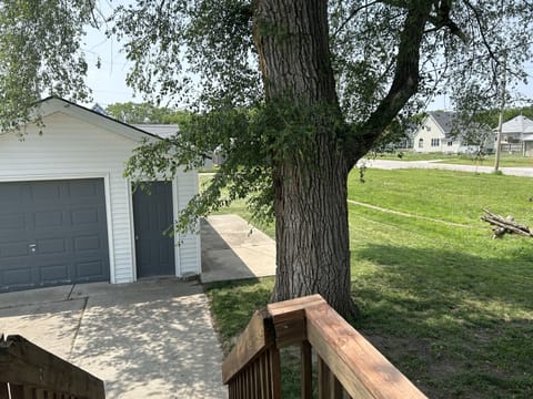 Detached garage and a yard for your pet 