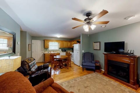 Cabin 1, Scenic Solitude