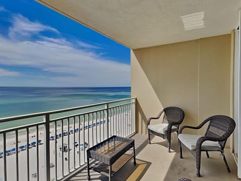 Welcome to Emerald Beach #931