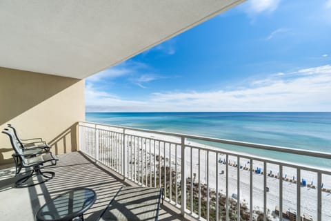 Welcome to Emerald Beach #728