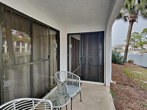 Welcome to Edgewater Villa #951
